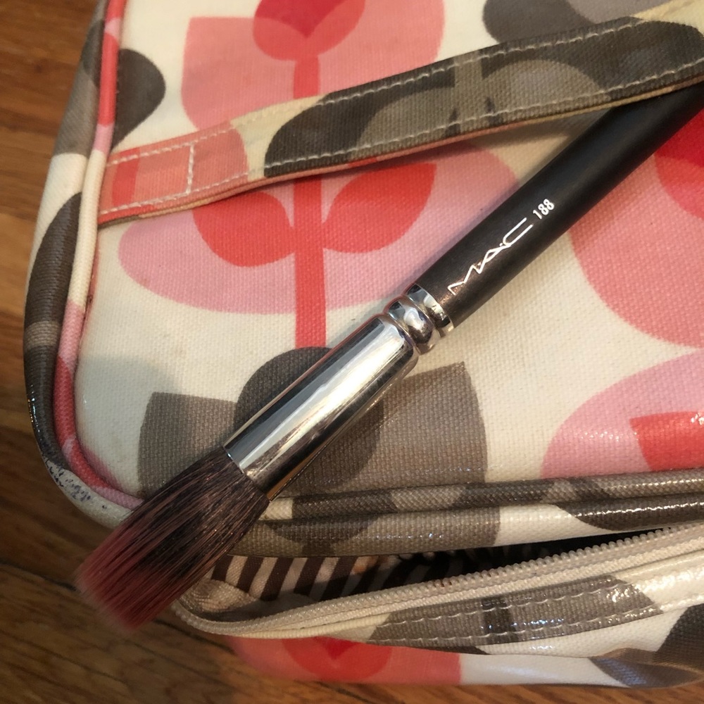 MAC brush